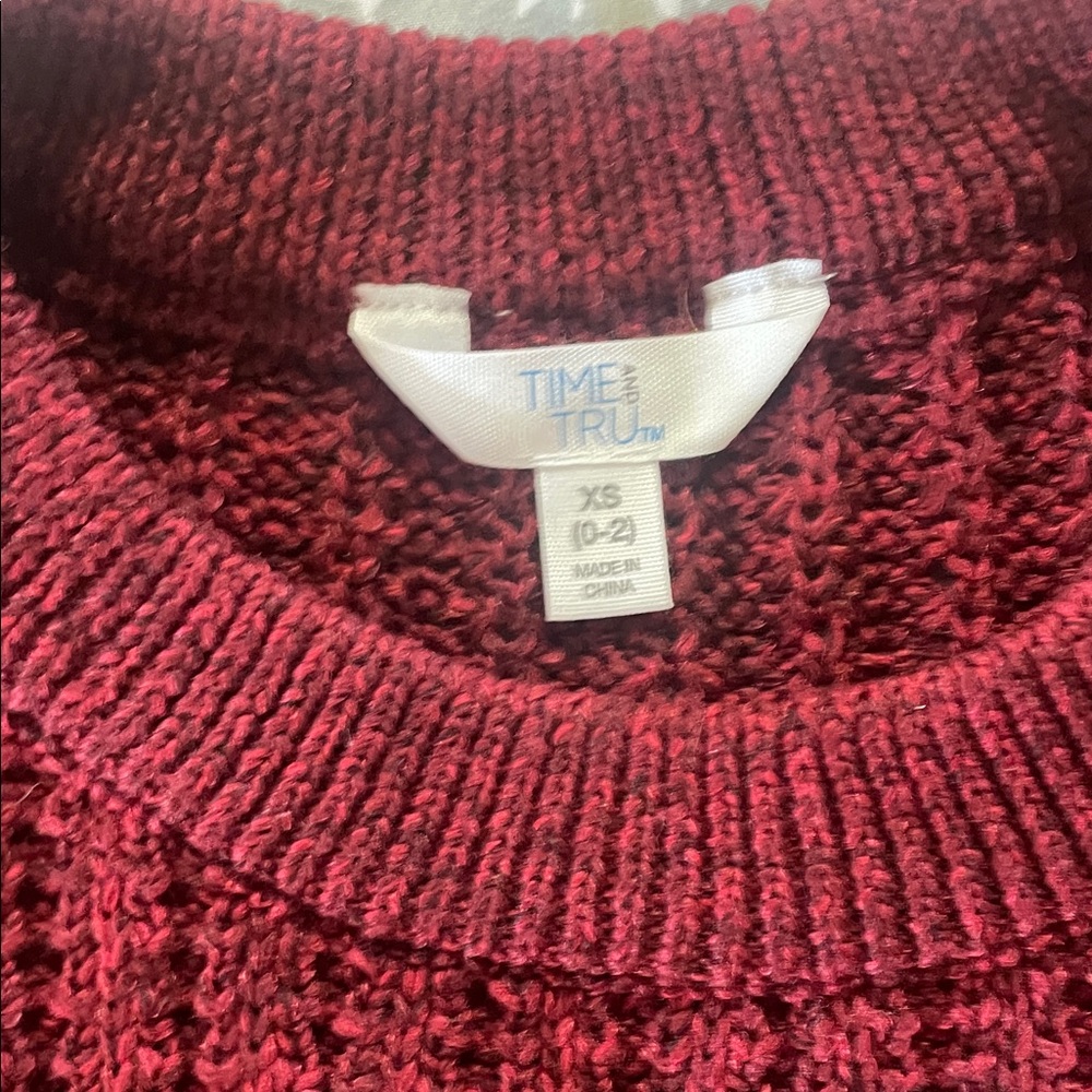 Time and Tru Women's Burgundy Crew Neck Sweater